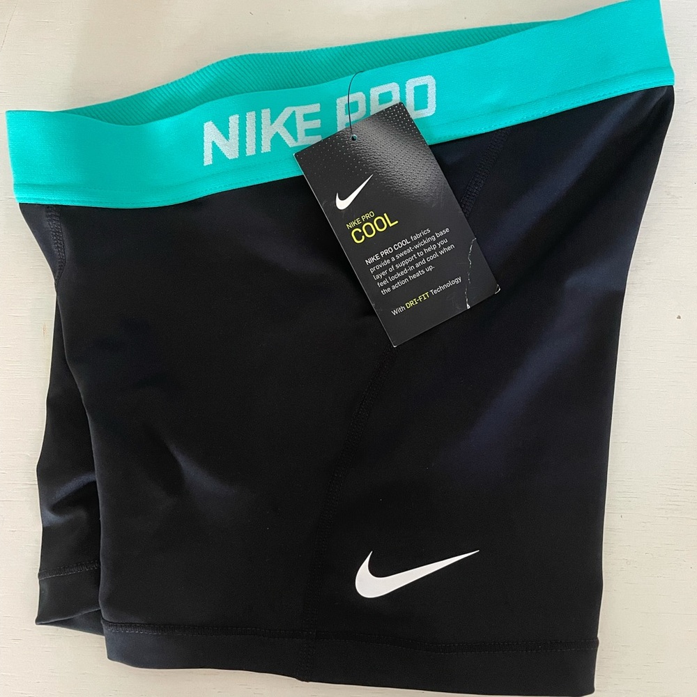 NWT Nike Pro 3” Shorts